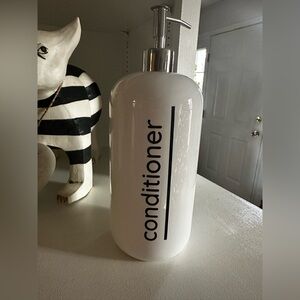White Conditioner Dispenser NEW approx 1 liter perfect for Airbnb.